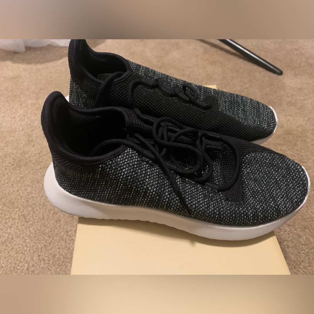 Adidas Tenis shoes